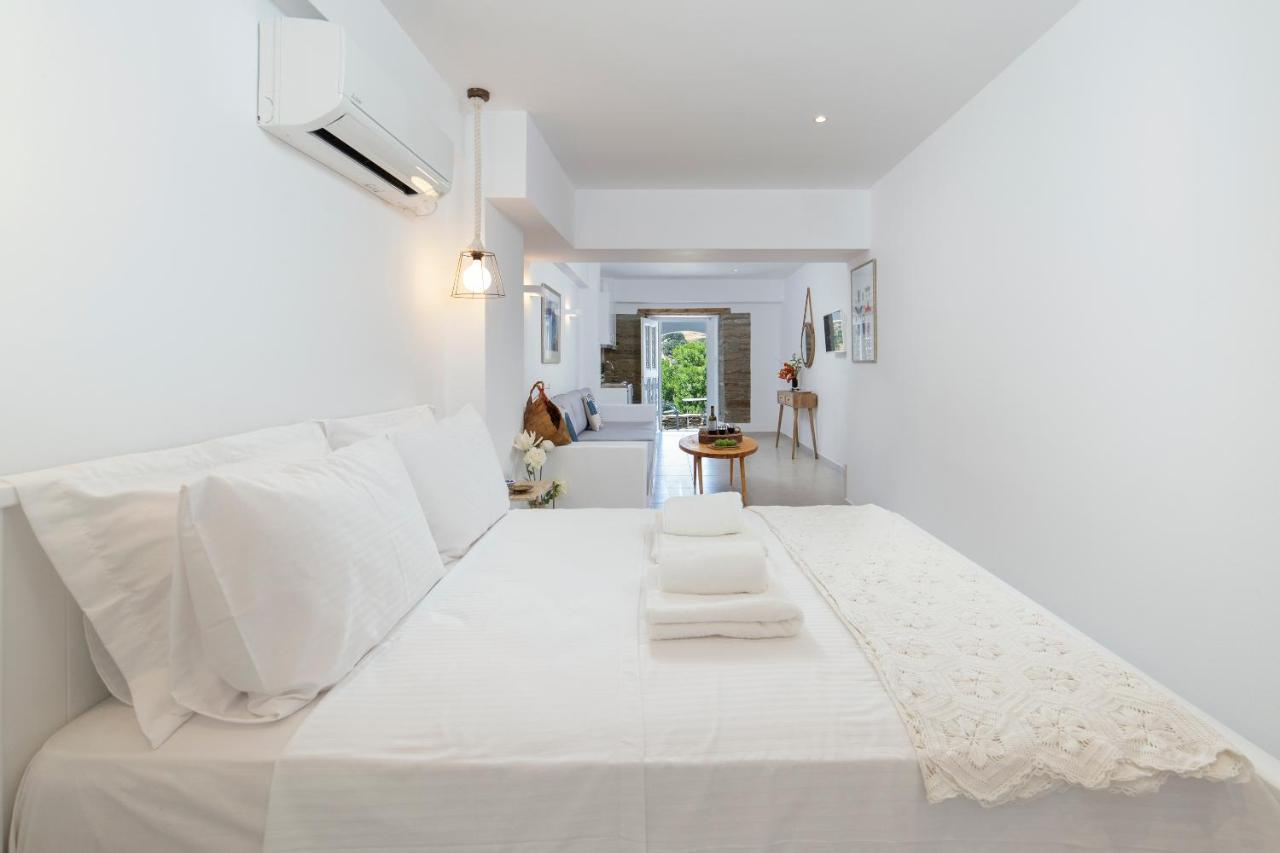 Korina'S Suites Andros Town Luaran gambar