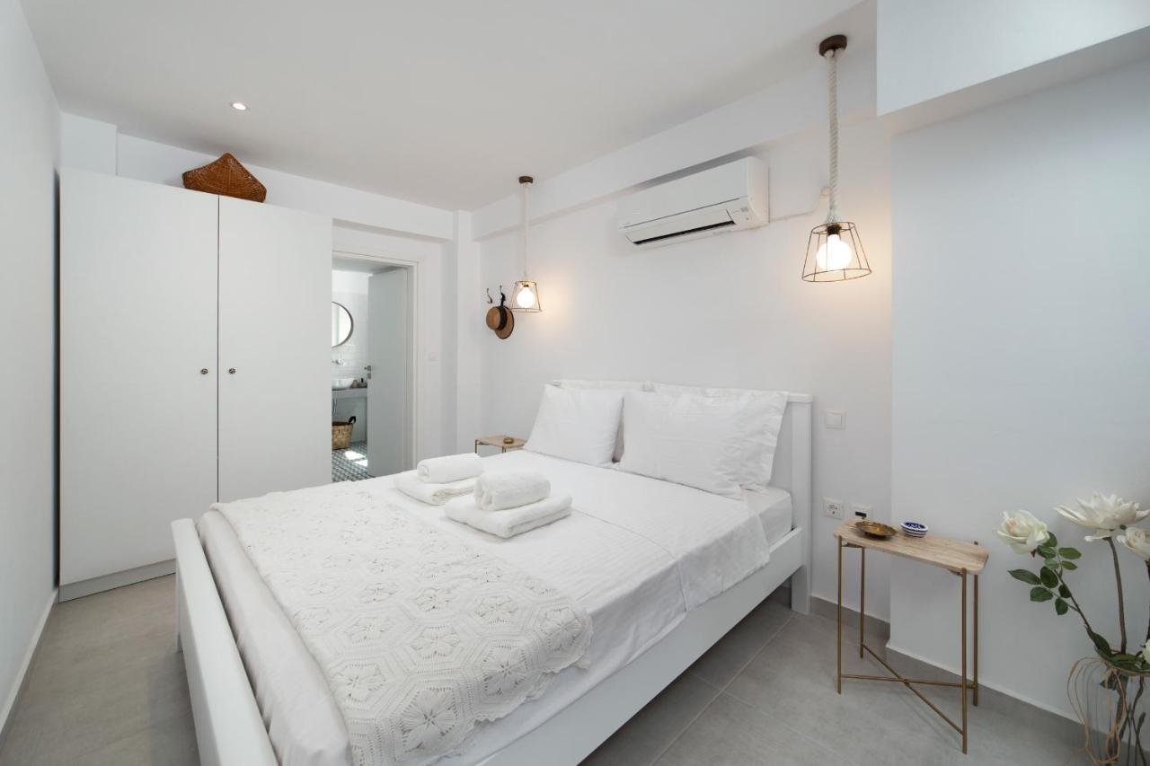 Korina'S Suites Andros Town Luaran gambar