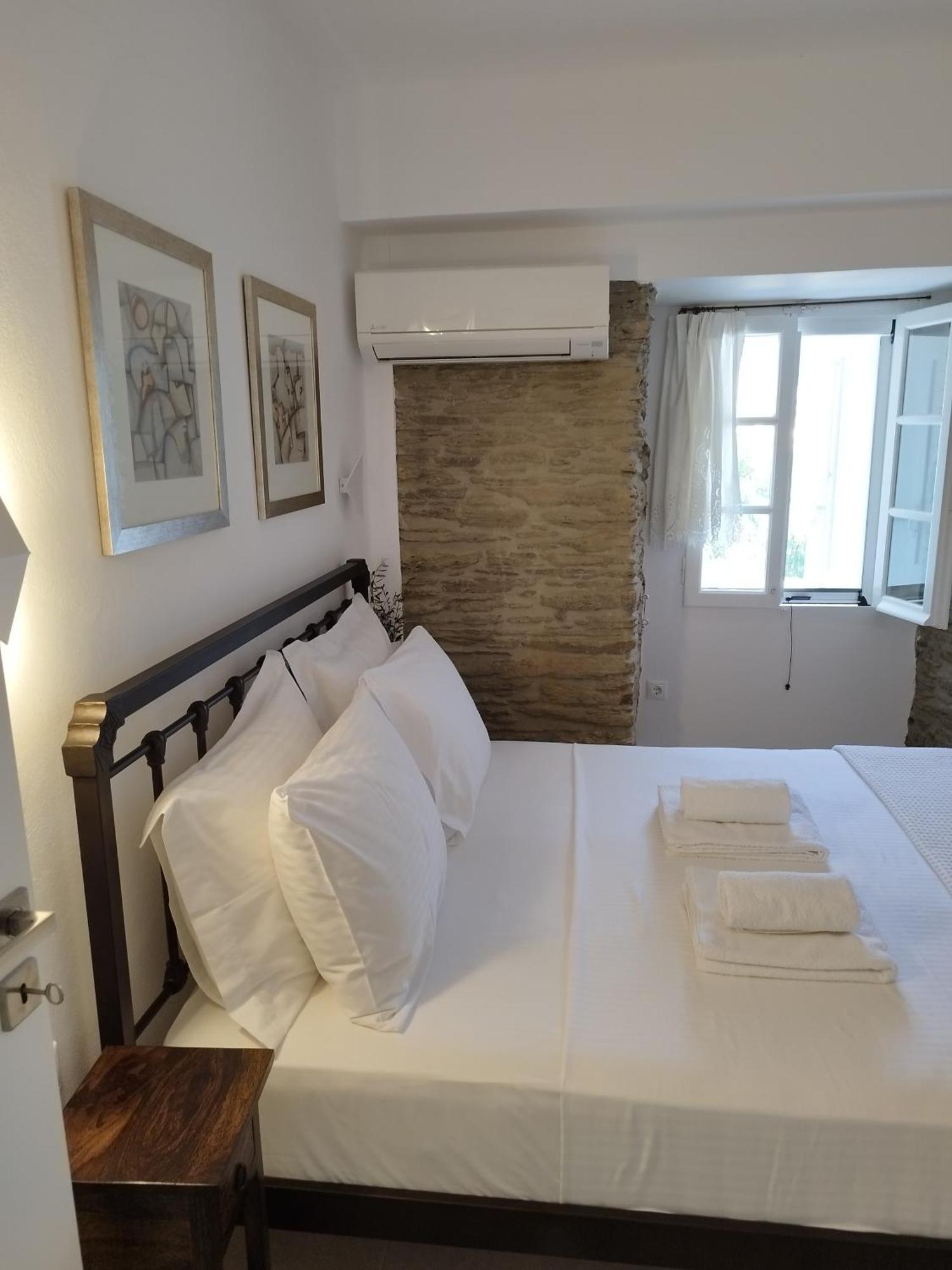 Korina'S Suites Andros Town Luaran gambar