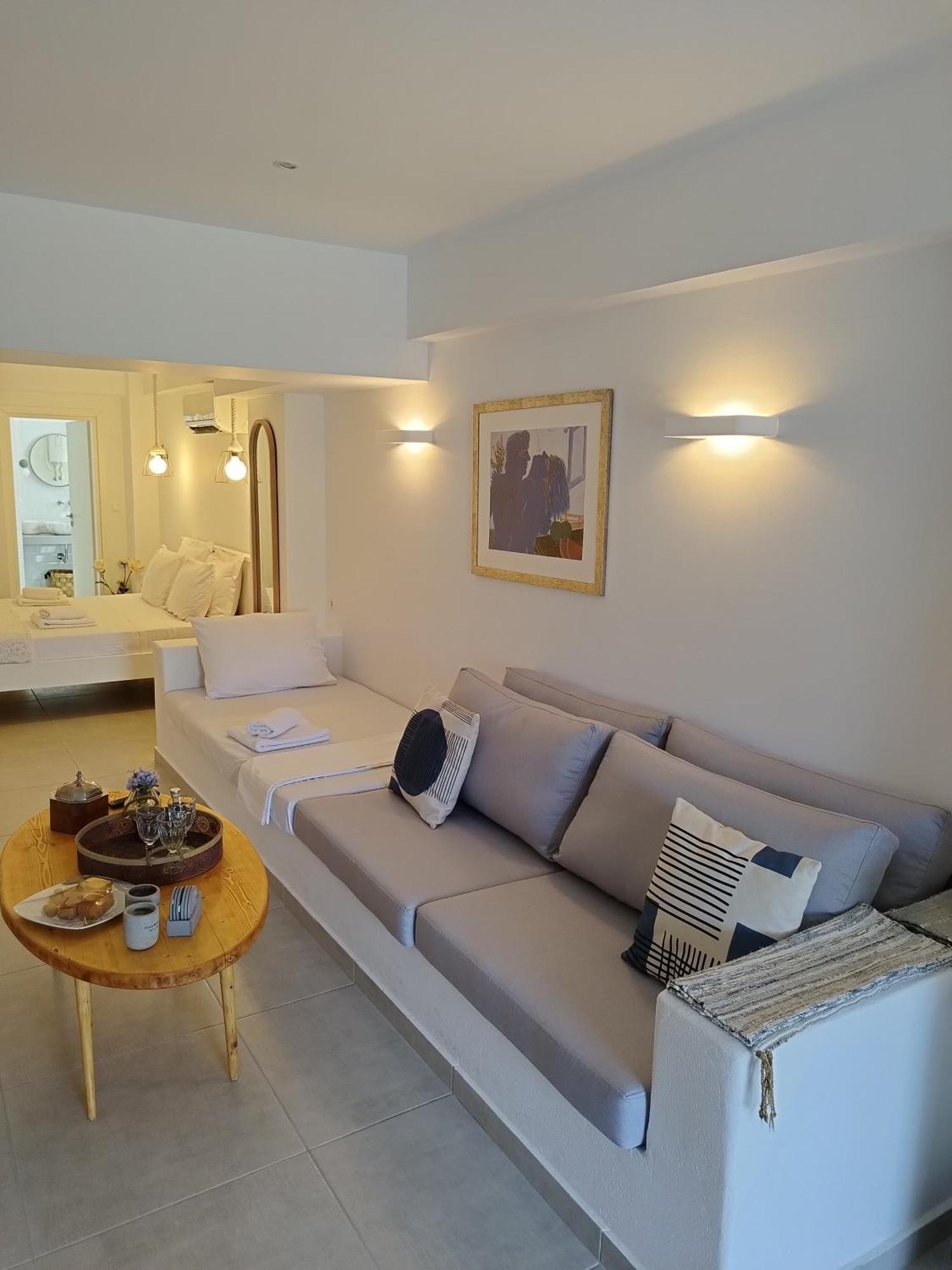 Korina'S Suites Andros Town Luaran gambar